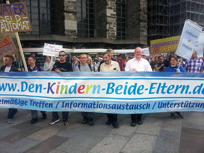 Mehr über den Artikel erfahren Die Menschenverachtung im deutschen Familienrecht stoppen: Vorschlag für einen neuen Paragraphen